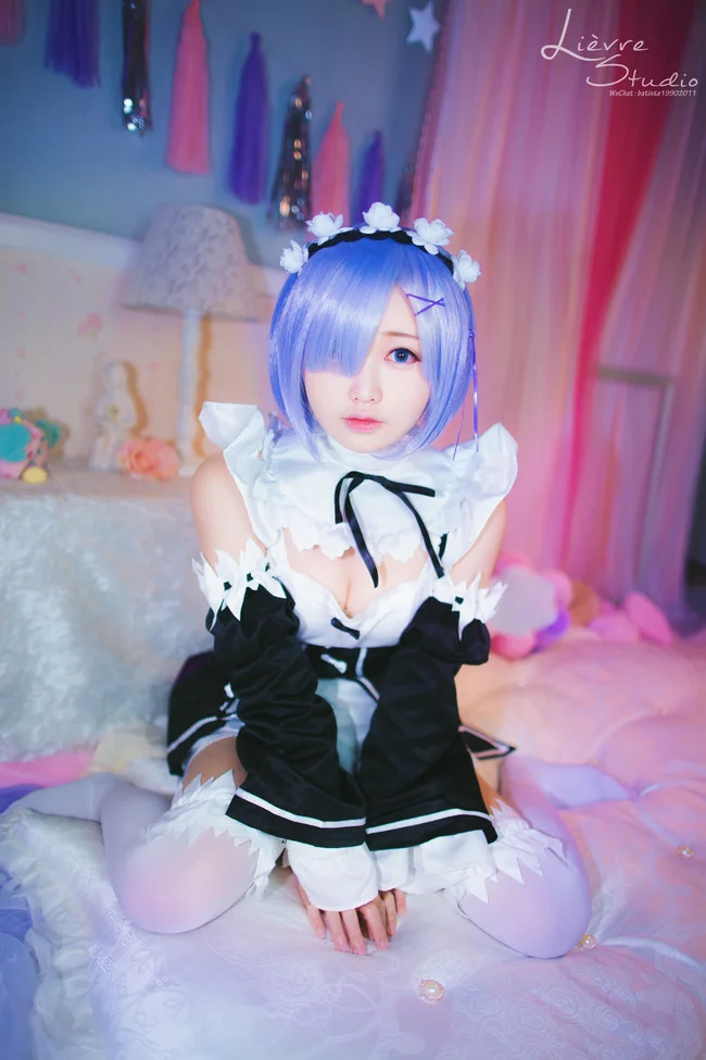 Cosplay hầu gái cực dễ thương trong Anime hot Re:Zero