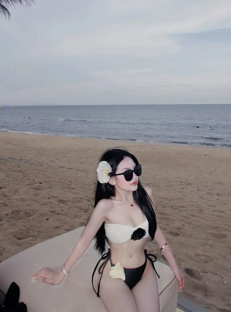 Chiêm ngưỡng ảnh gái xinh mặc bikini đi biển với vẻ đẹp tự tin, rạng rỡ