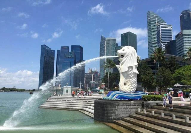 Tượng Merlion ban ngày trong chủ đề Bikini Bottom Express