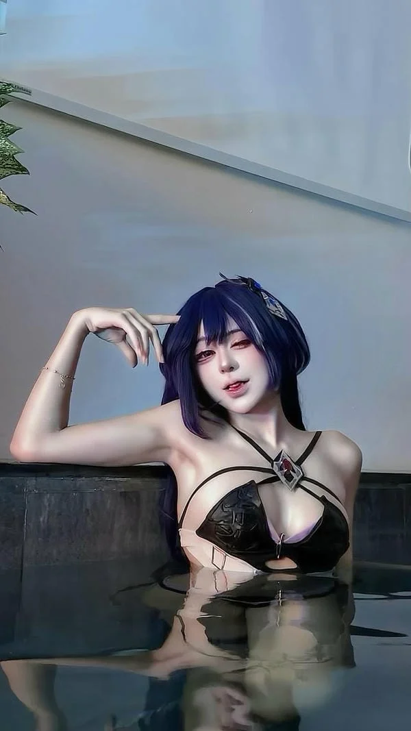 gái xinh vú to cosplay 12