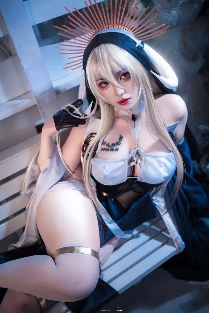 Ngắm hình cosplay vú to nóng bỏng và quyến rũ