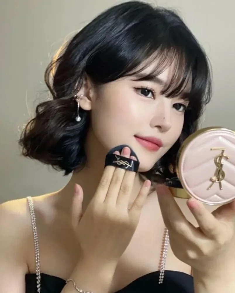 20 kiểu tóc xoăn sóng lơi layer ngắn vừa đẹp vừa trẻ trung - 18