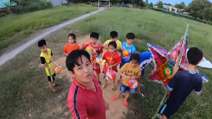 Đón Tết Trung Thu Cùng Team Anh Ba Phải TV | Anh Hai Vlog