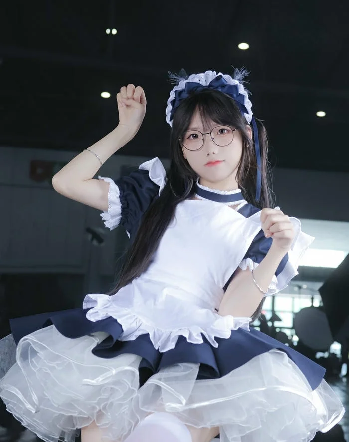Cosplay hầu gái phong cách hiện đại